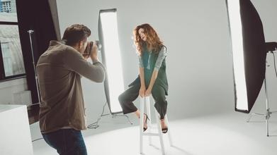 Casting homme et femme entre 18 et 70 ans pour shooting photo