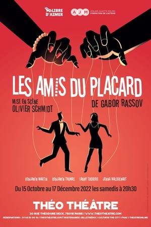 Le metteur en scène Olivier Schmidt revisite "Les amis du placard" de Gabor Rassov, une pièce à ne pas manquer au Théo Théâtre !