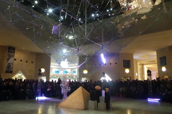 Reportage mode : Défilé Mossi Traoré au Carrousel du Louvre le 6 mars 2013