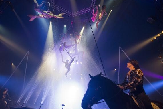 Découvrez le spectacle équestre et aérien d’Alexis Gruss : "Pégase et Icare"