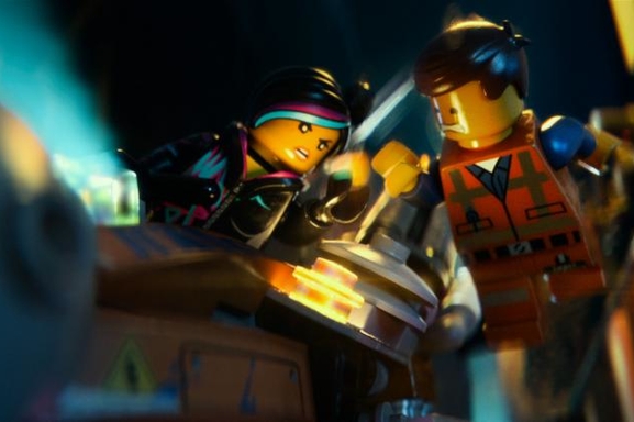 La grande aventure Lego, en tête du box office US, débarque en France !