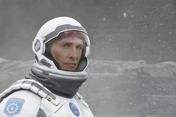 Interstellar film de Christopher Nolan avec l'acteur oscarisé Matthew McConaughey au cinéma