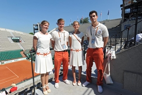 La prestigieuse agence d'hôtesses Mahola vous donne l'occasion de faire la belle pour Roland Garros